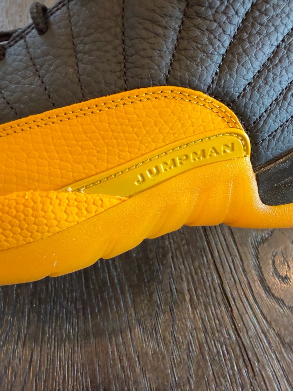 Air Jordan 12 Retro University Gold Men’s Size 8.5 - Picture 8 of 14